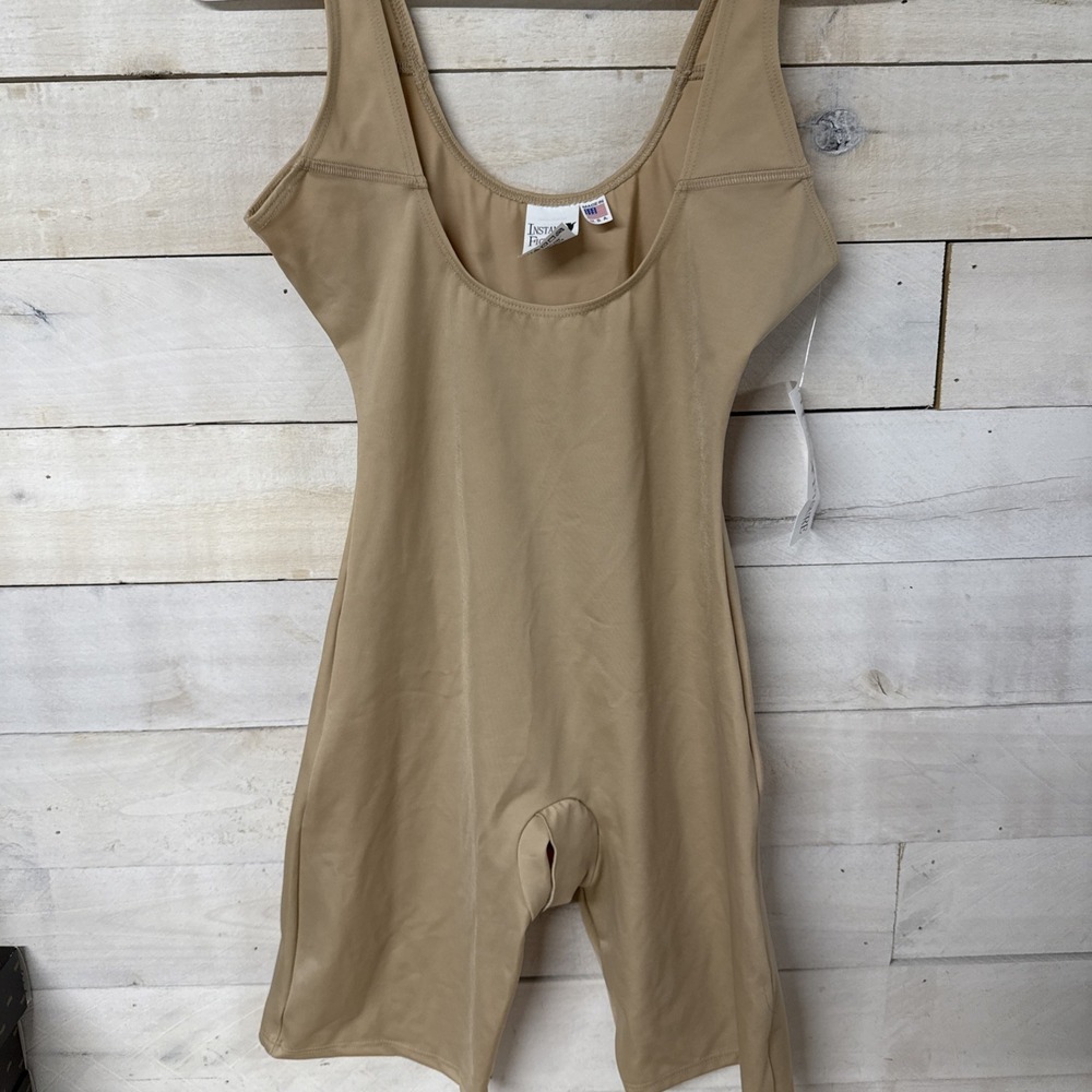 Instant Figure Nude Body Shorts   Slimmer New With Tags  Size Large Fast Ship